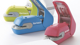Illustration for article titled A Staple-Free Stapler That Doesn't Leave Ugly Holes Behind